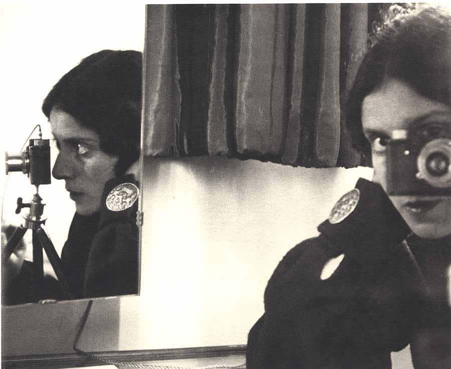 Ilse Bing self portrait with Leica 