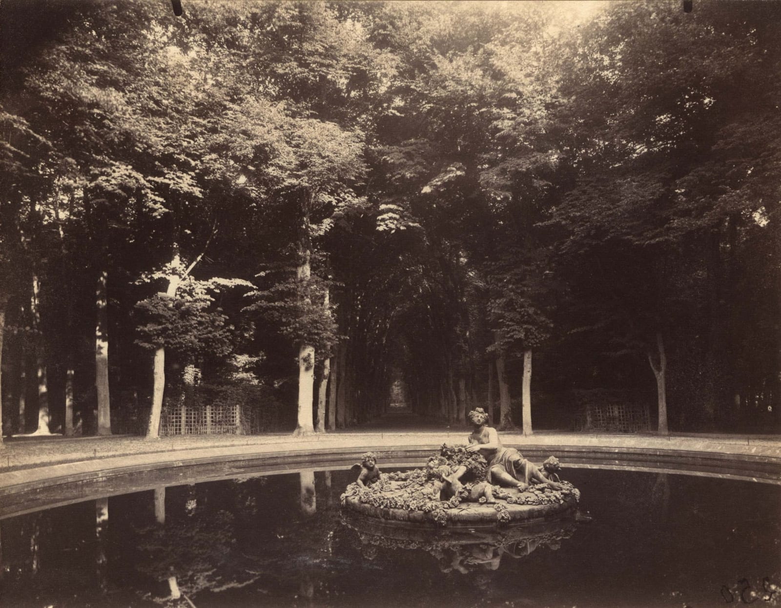 Eugene Atget photograph of fountain statue in Versailles