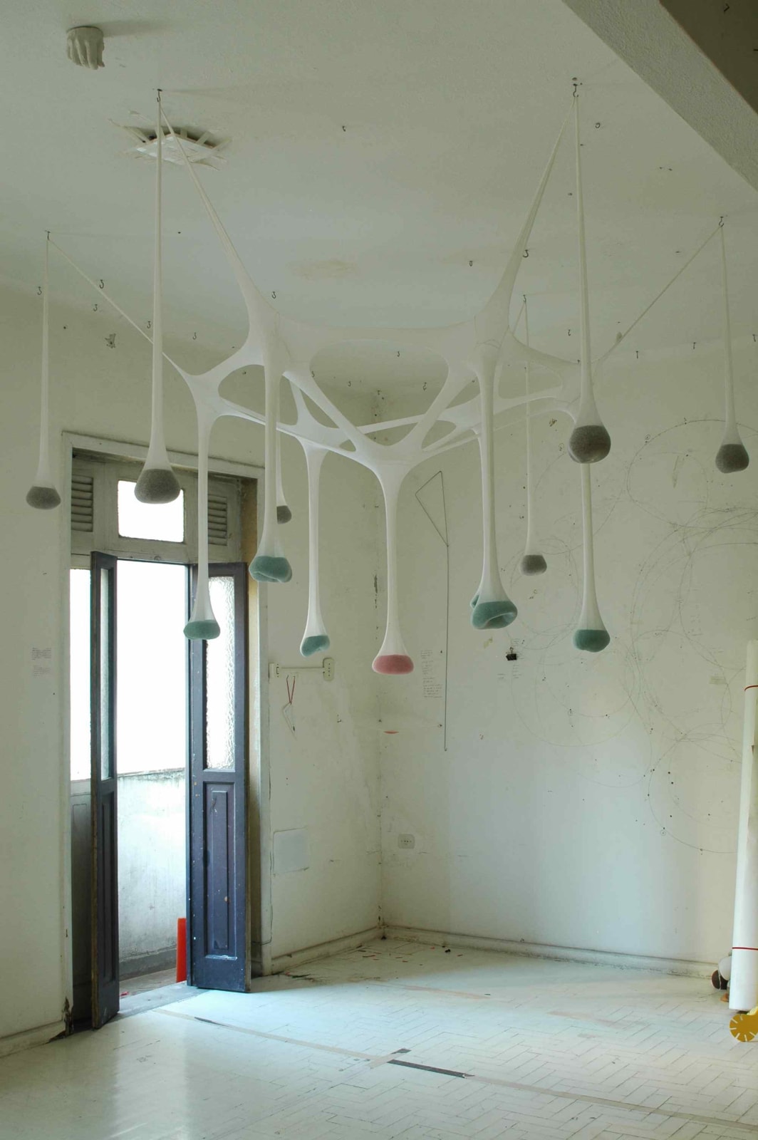 ERNESTO NETO, Prisma Branco, 2008