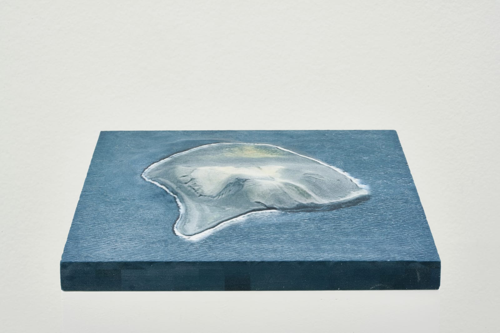 KARIN SANDER, Surtsey 1:8245, 2023