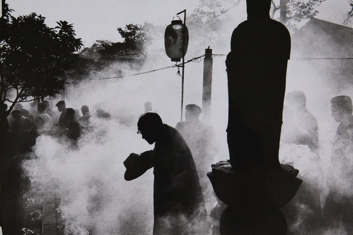 Ed van der Elsken, Cemetery of Tokyo Temple, 1959