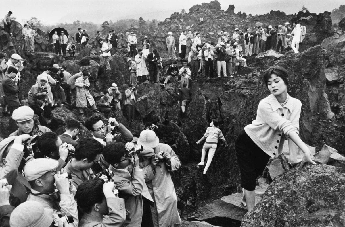 Marc Riboud, Un Rassemblement de photographes, Karuizawa, Japon, 1958