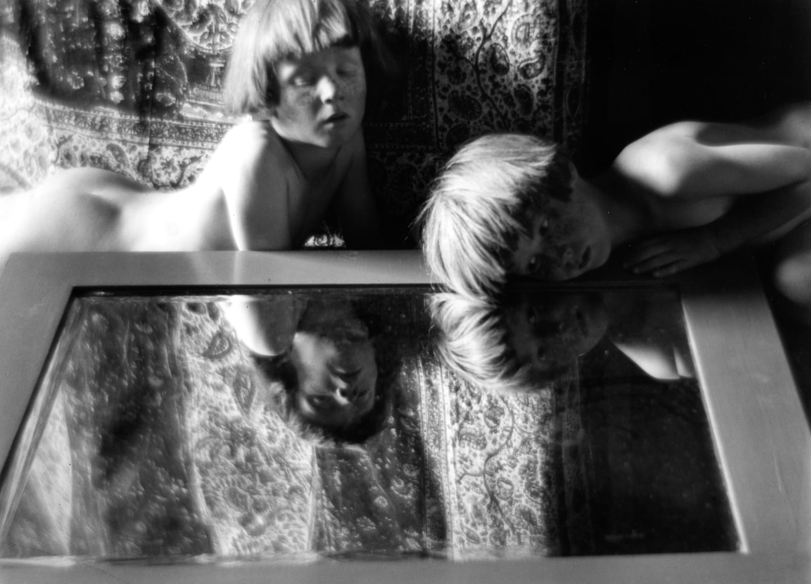 Imogen Cunningham, Twins with Mirror 2, 1923