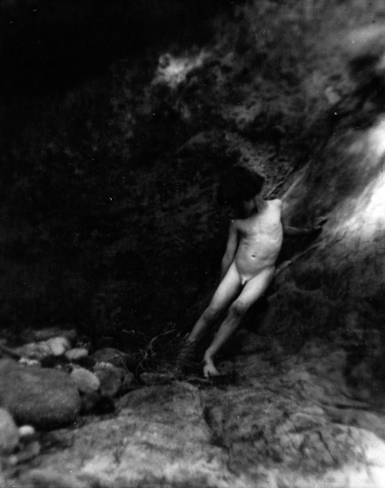 Imogen Cunningham, Twin on Rocks, 1922