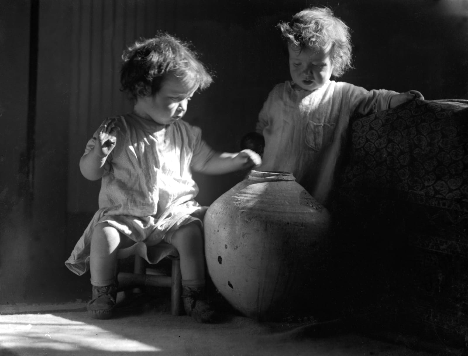 Imogen Cunningham, Twins in Sunlight, 1919