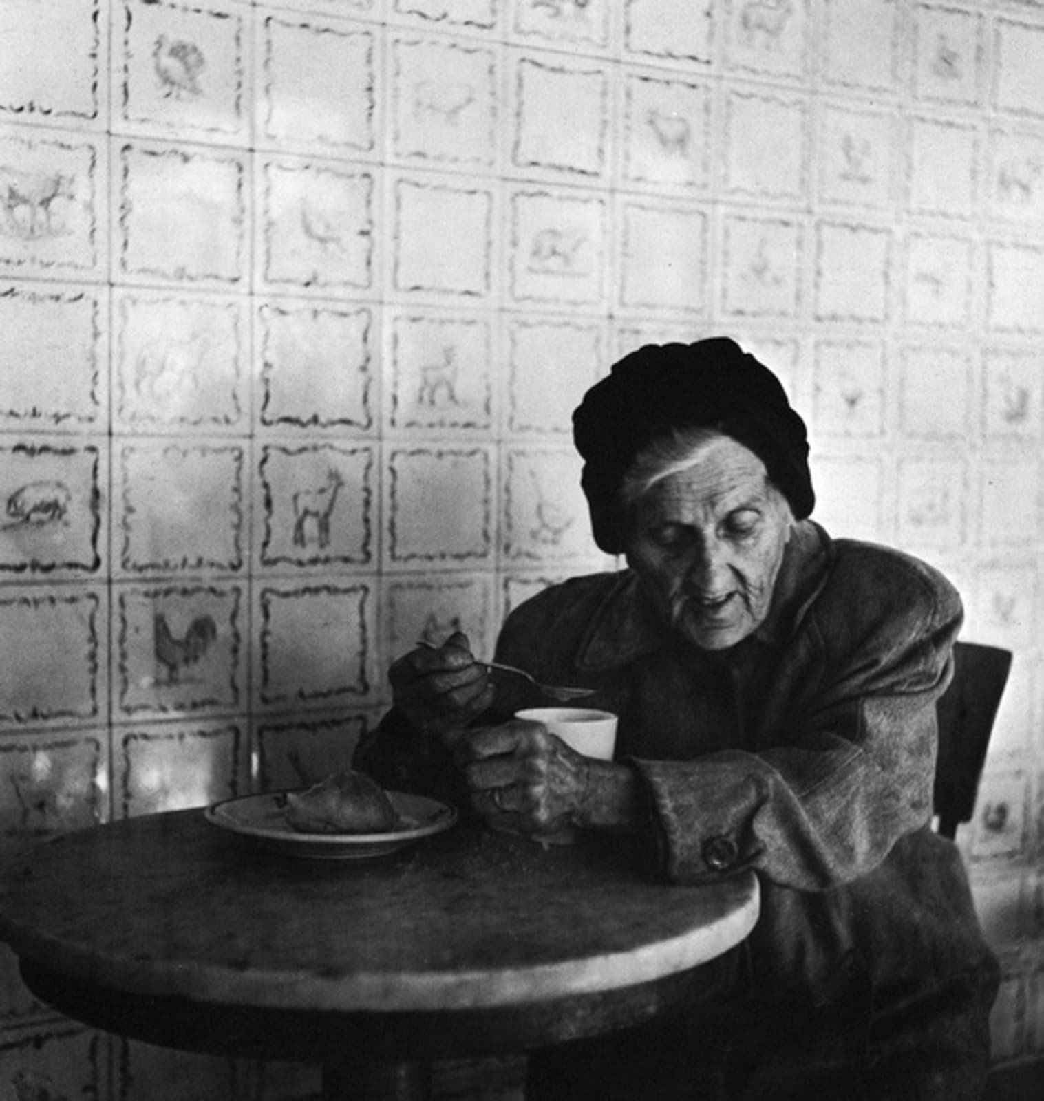 Imogen Cunningham, Woman in a Polish Restaurant, 1961