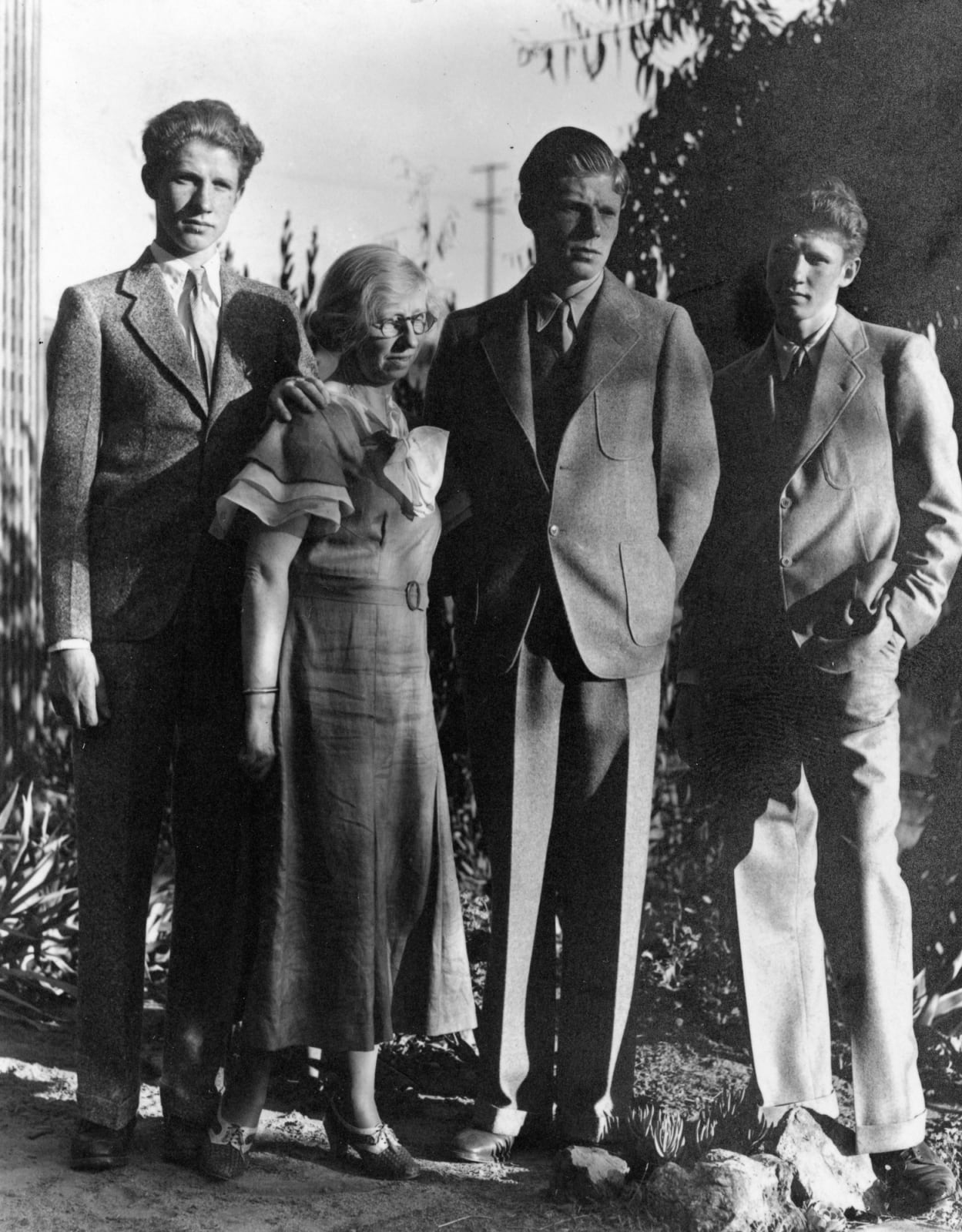 Imogen Cunningham, Imo and Her Sons, 1933