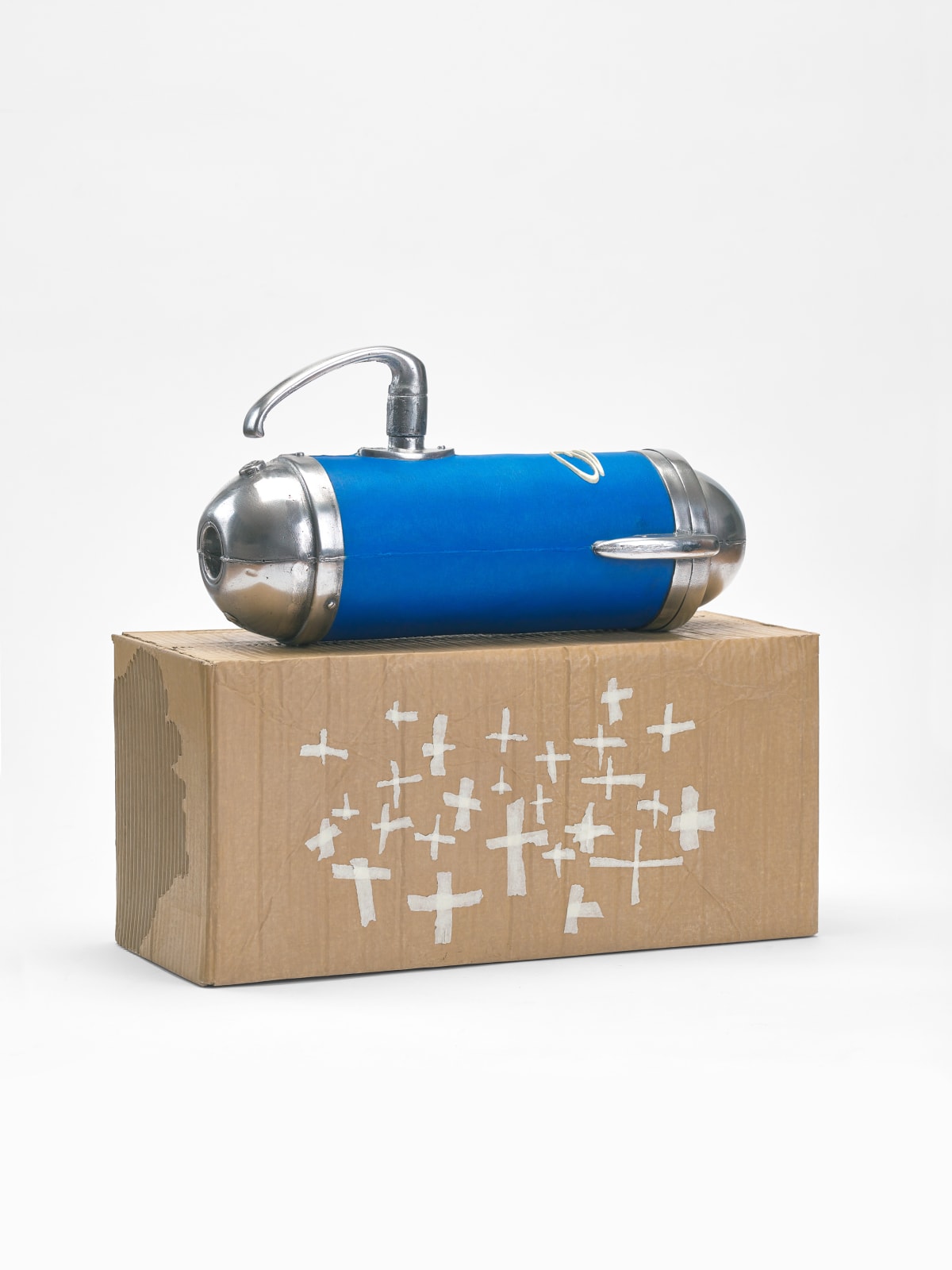 Richard Forster, Alternative Architectures (after Michael Graves): Ostalgie ‘Omega’ vacuum, 2020-2023