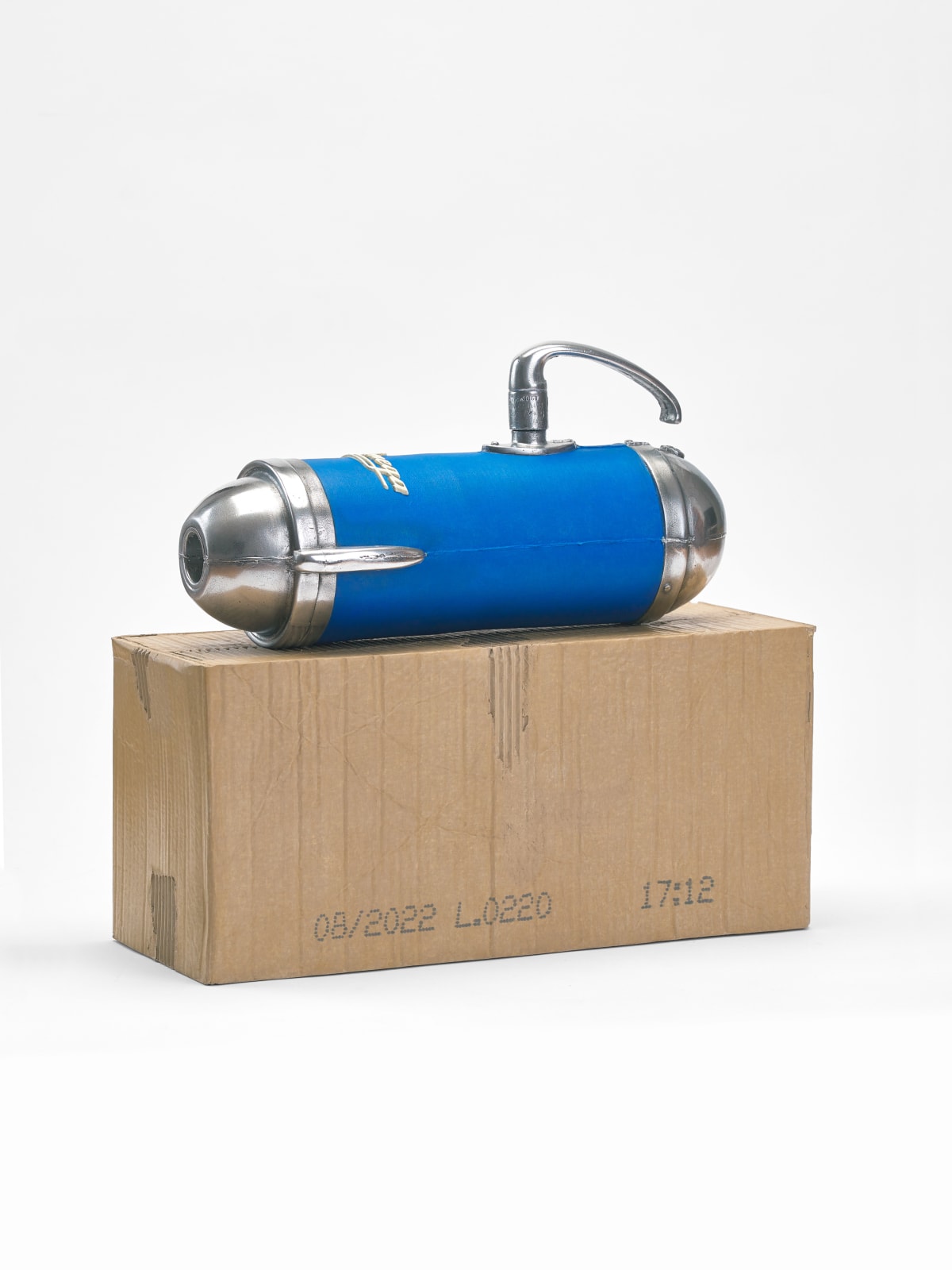 Richard Forster, Alternative Architectures (after Michael Graves): Ostalgie ‘Omega’ vacuum, 2020-2023