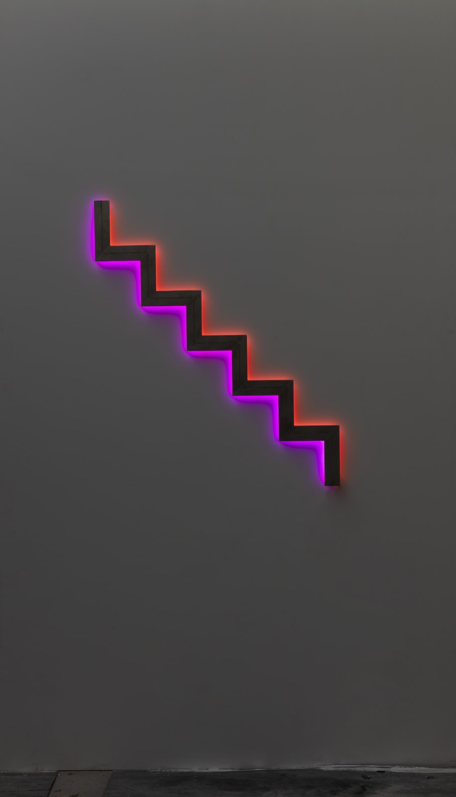 David Batchelor, Glowstick 08, 2018