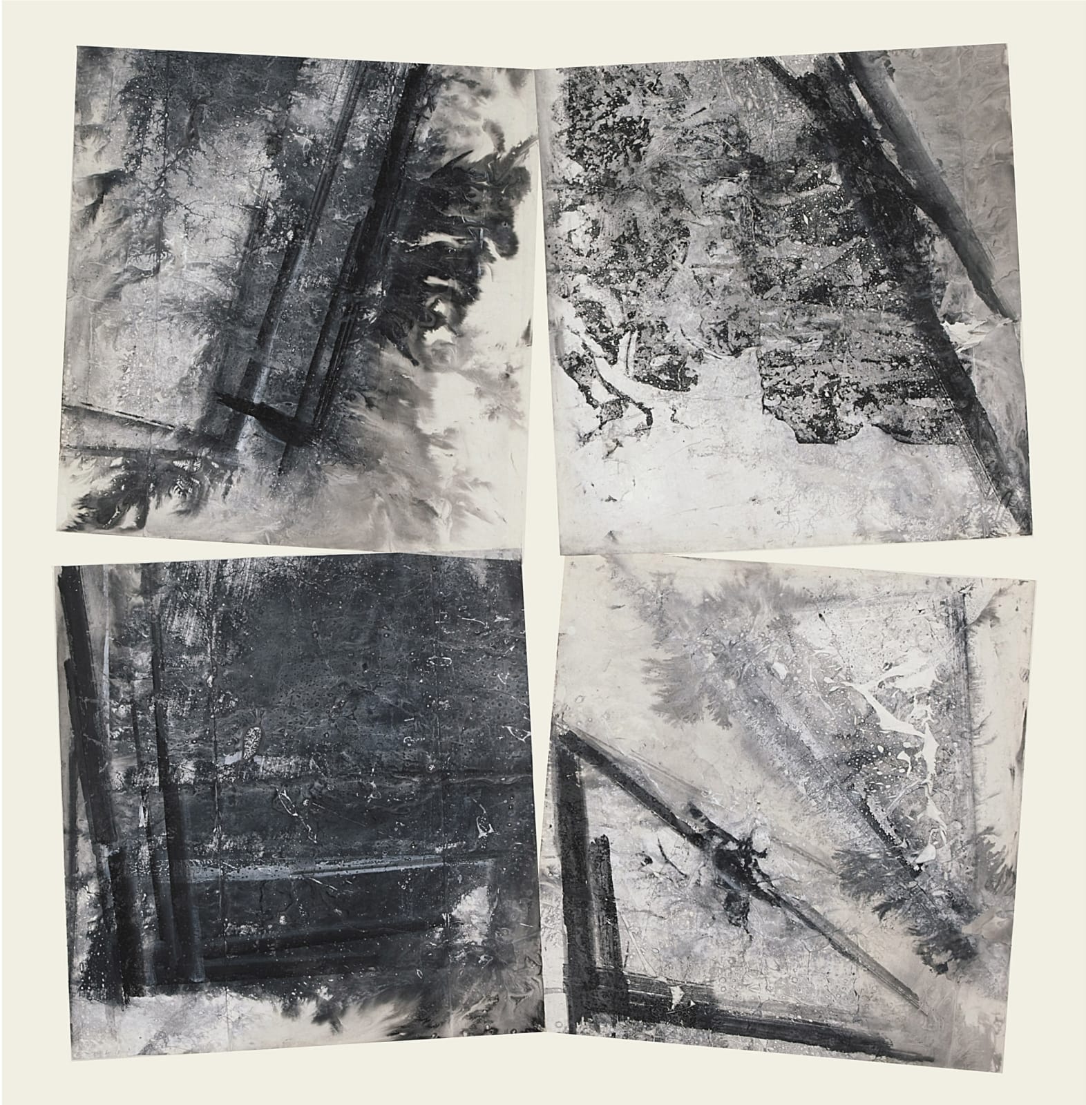 Zheng Chongbin 郑重宾, Tilted Four Corners 四个翘角, 2015