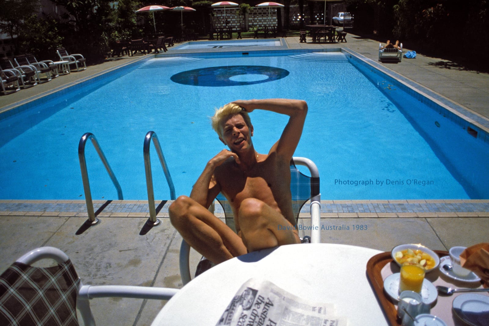 DAVID BOWIE, David Bowie, hotel pool Sydney, 1983