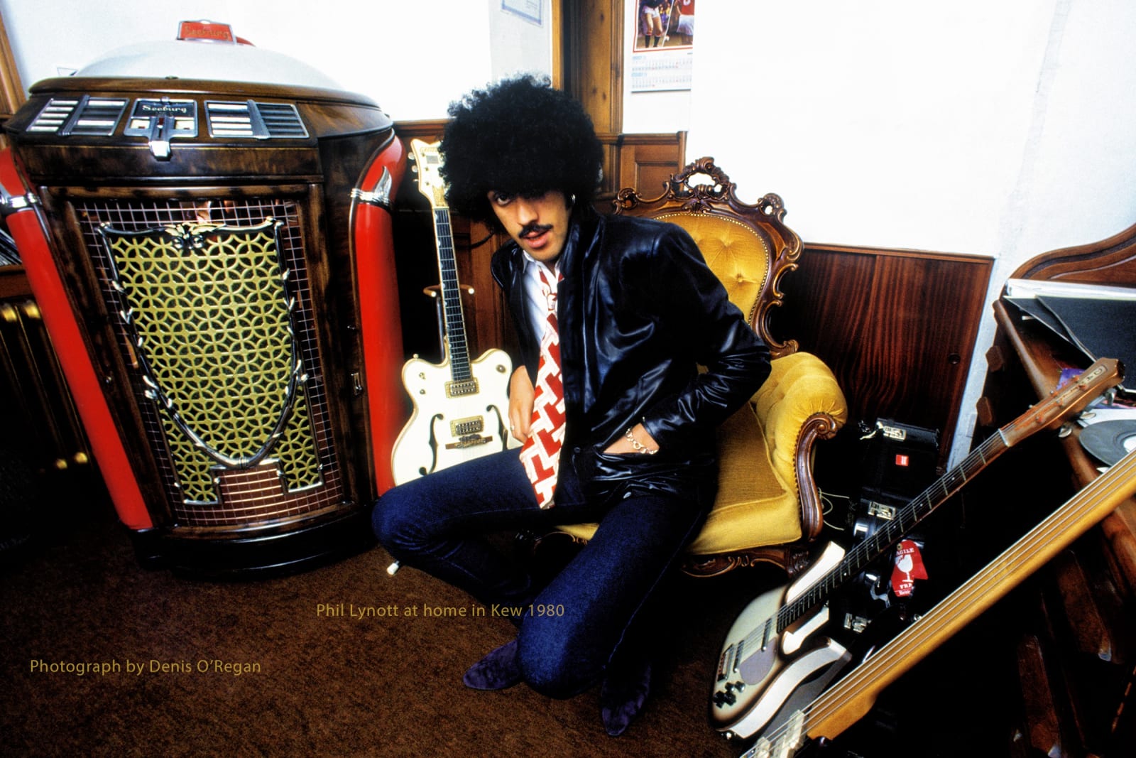 THIN LIZZY, Phil Lynott at home in Kew, 1980