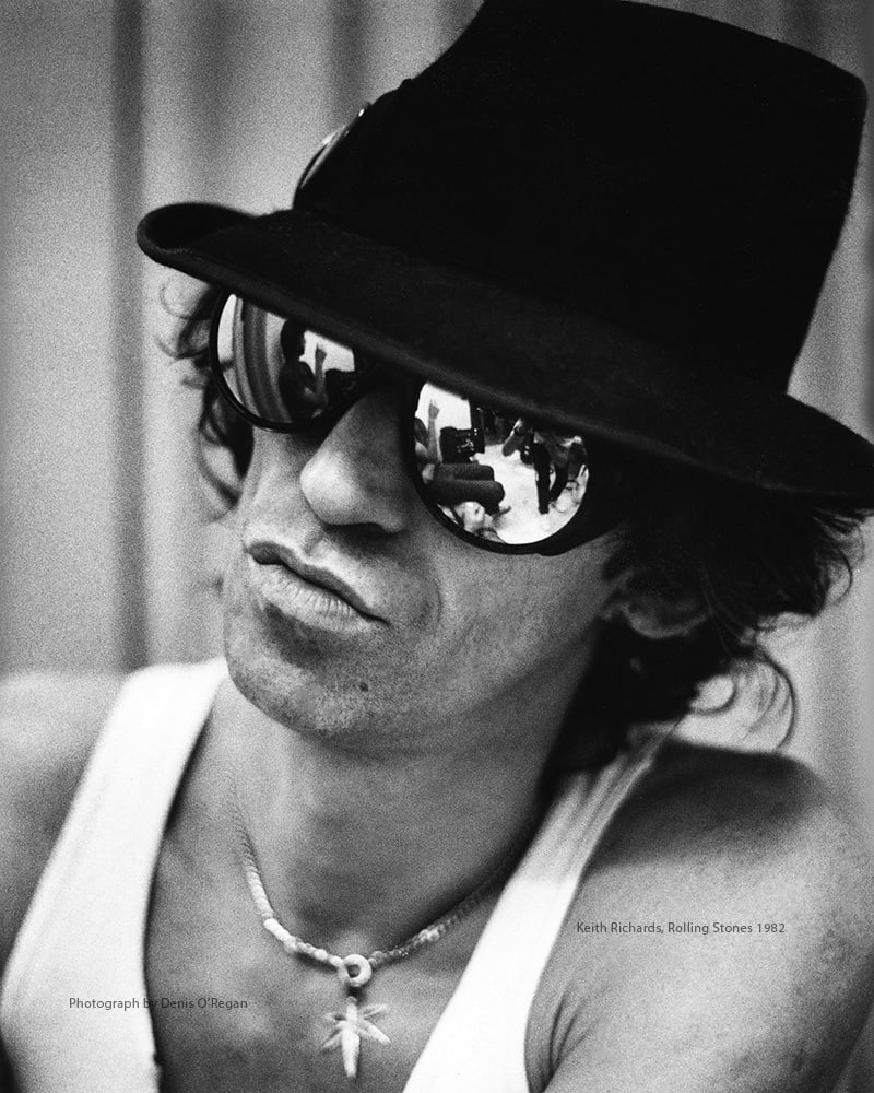 ROLLING STONES, Keith Richards backstage, 1982