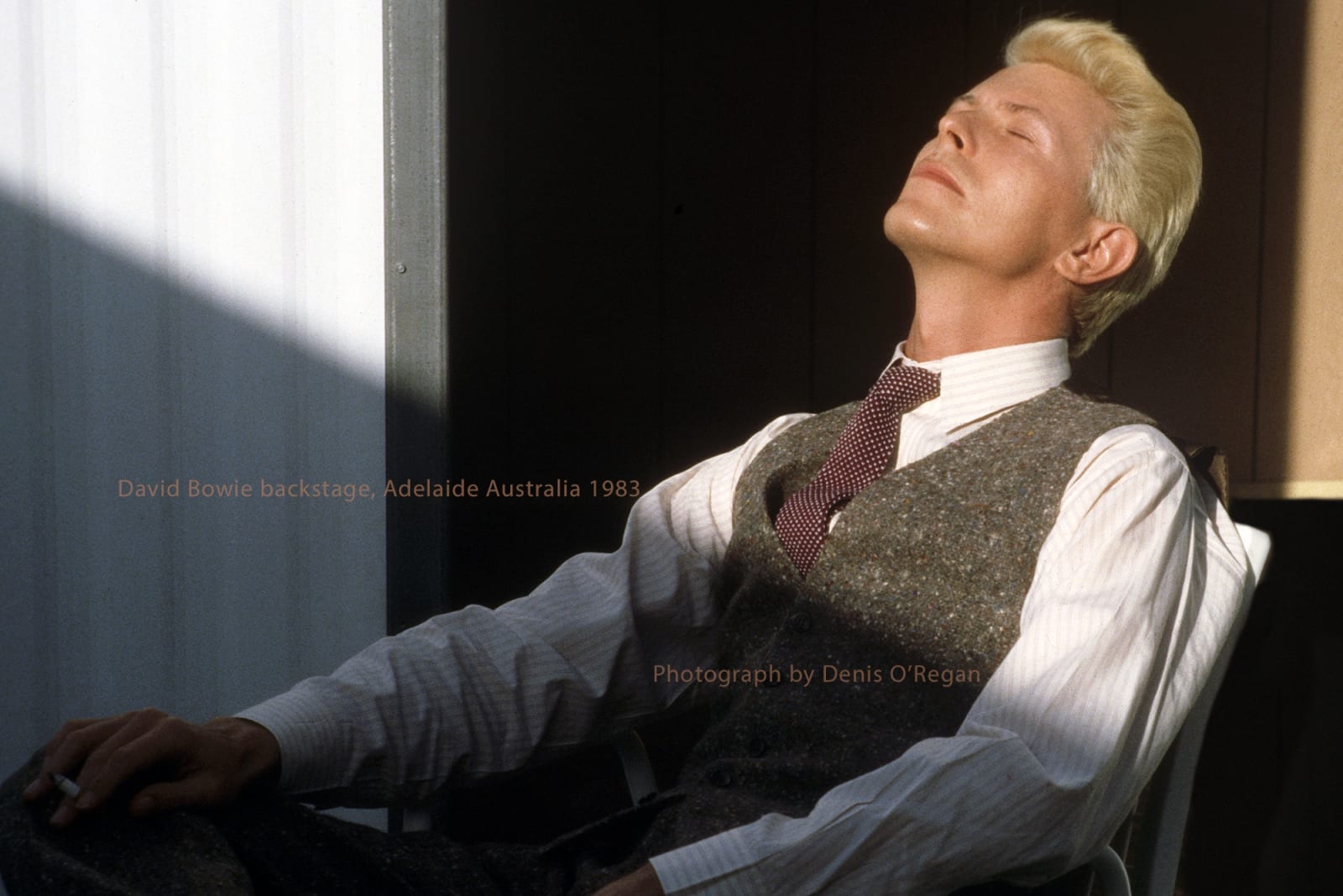 DAVID BOWIE, David Bowie backstage Adelaide, 1983