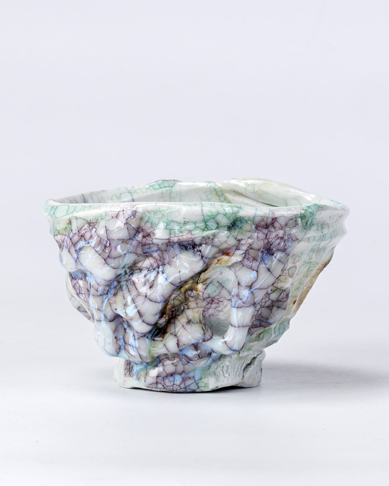 Kodai Ujiie, White Glaze Lacquer Tea Bowl - 漆貫入彩白磁茶盌, 2023