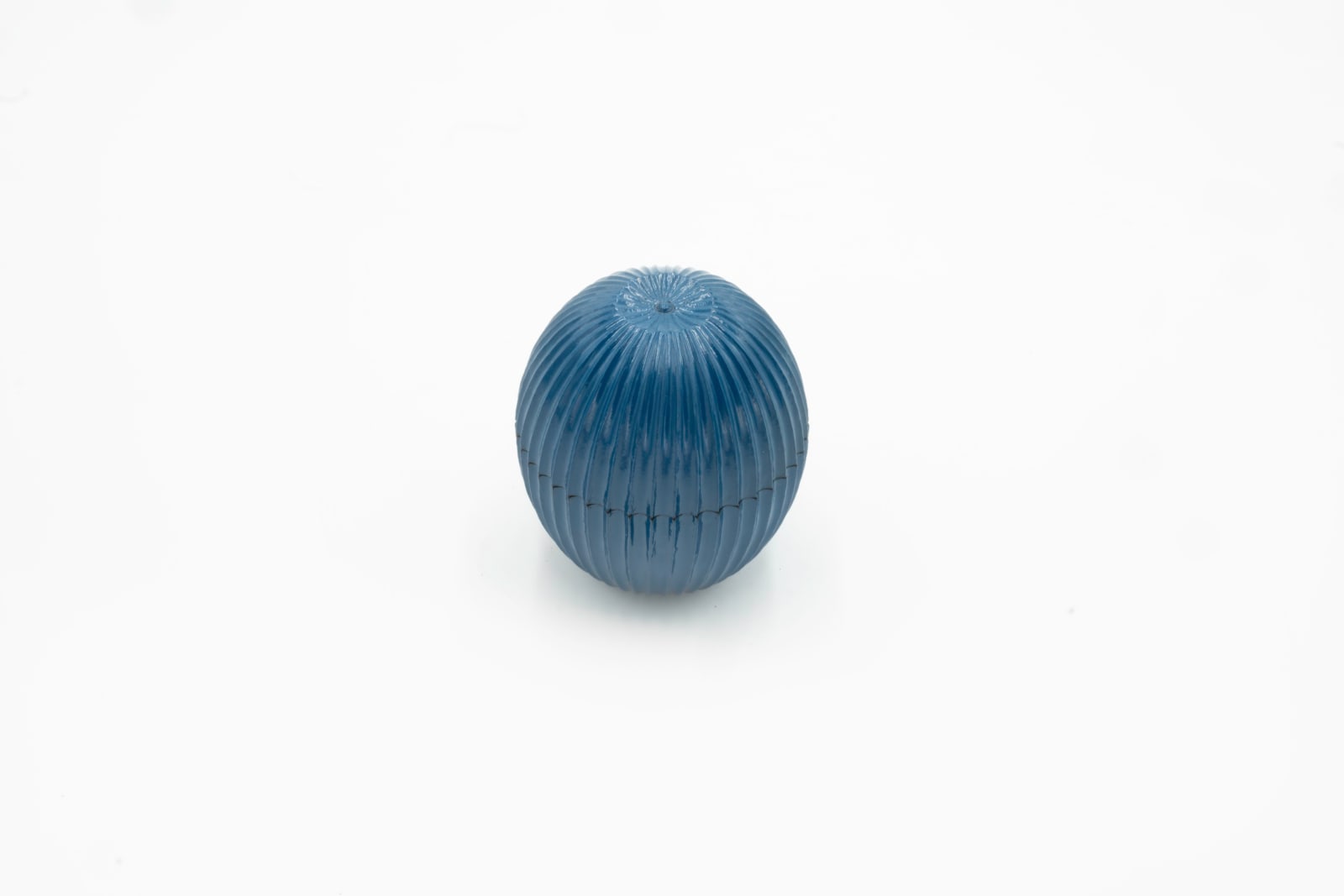 Jihei Murase, Corrugated Pale Indigo Nakatsugi Tea Caddy, 2022