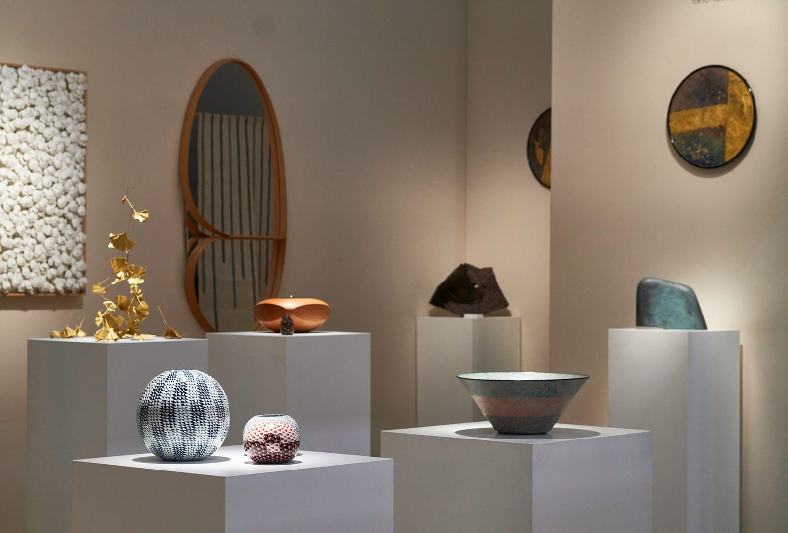 Masahiro Maeda, Bowl with Overglaze Enamels and Silver Decoration 色絵銀彩鉢, 2023