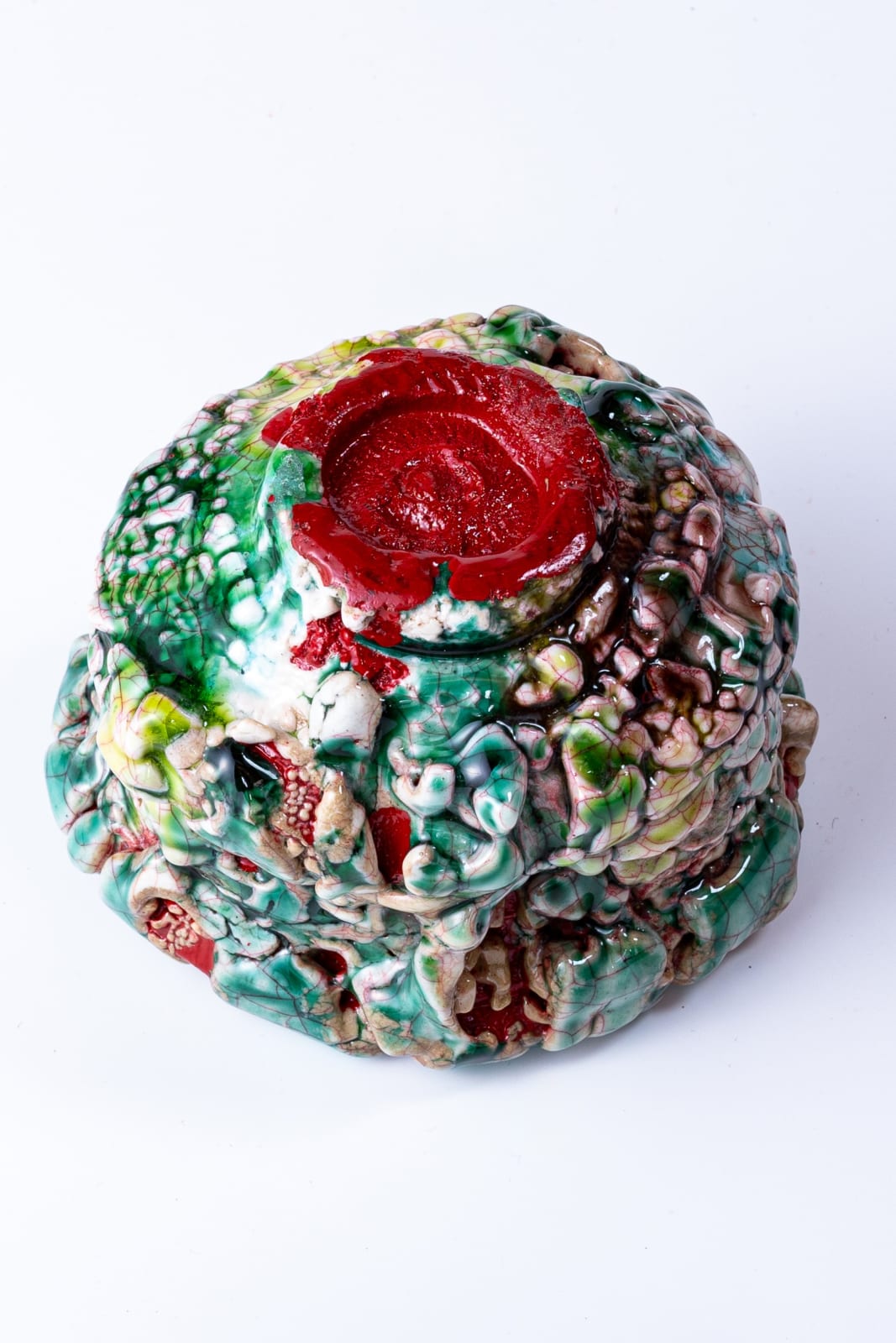 Kodai Ujiie, Oribe Lacquer Tea Bowl 織部漆朱塗茶盌, 2025