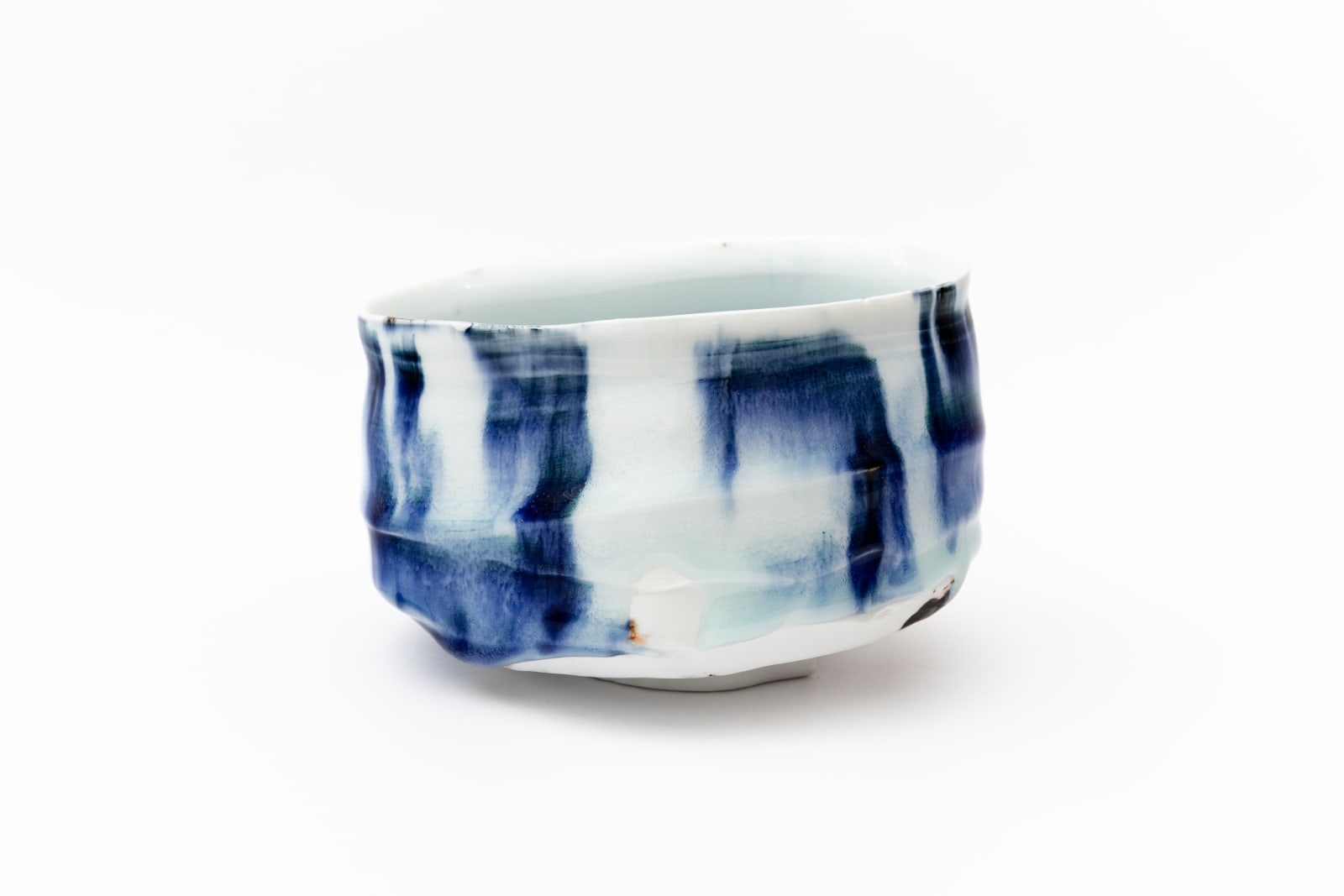 Tsubusa Kato, Blue and White Tea Bowl - 染付茶盌 | Ippodo Gallery