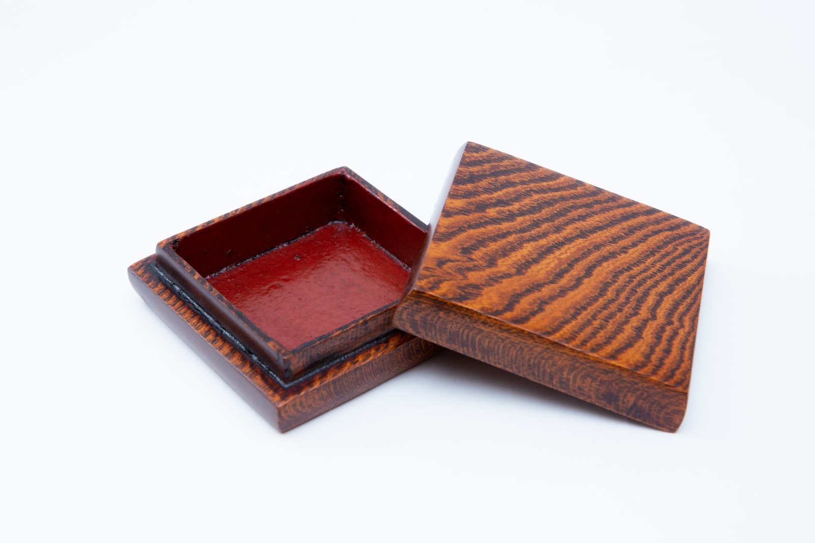 Tohru Matsuzaki, Keyaki Lacquer Container, 2014