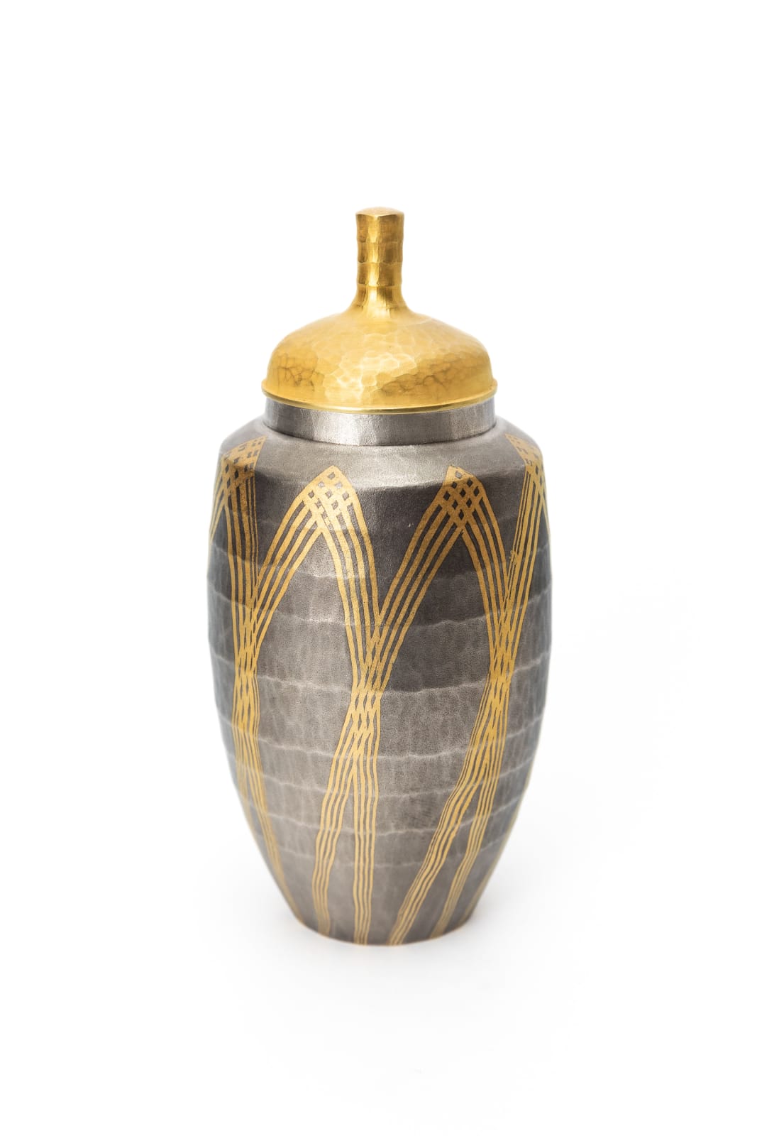 Hirotomi Maeda, Lidded Gold and Silver Vessel 金と銀の器, 2022