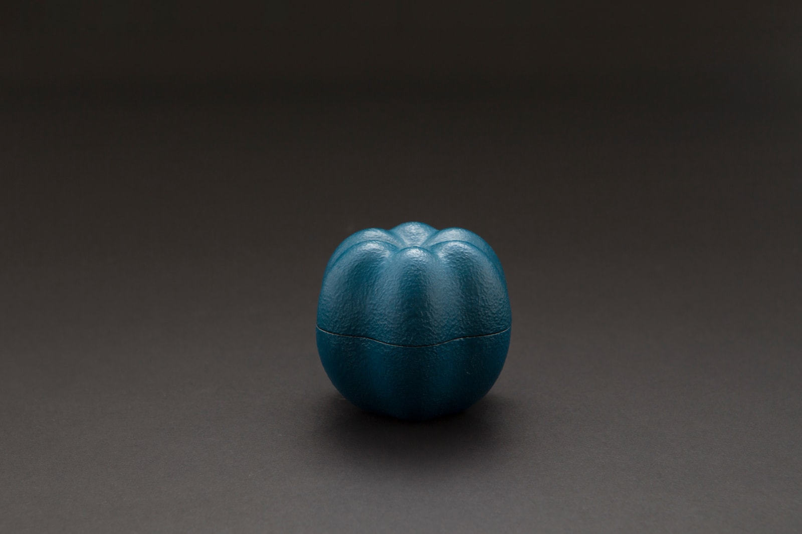 Jihei Murase, Akoda Melon-Shaped Indigo Tea Container, 2022
