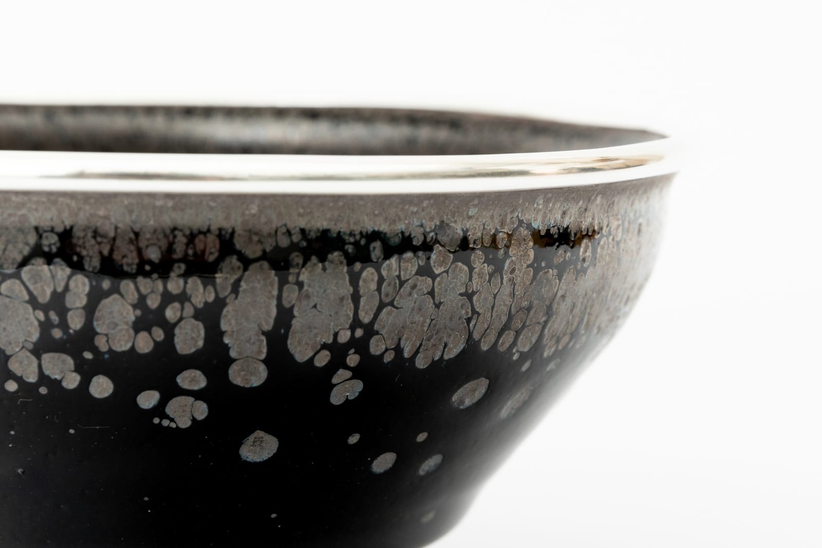 Noriyuki Furutani, Yuteki Tenmoku Tea Bowl (fired in anagama kiln) - 油滴天目茶盌 本銀覆輪仕立(穴窯焼成)