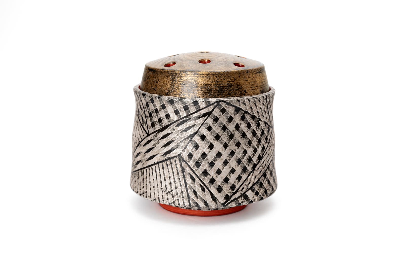 Masahiro Maeda, Incense Burner in Layered Glazes and Overglaze Gold and Silver 色絵金銀彩香炉, 2025