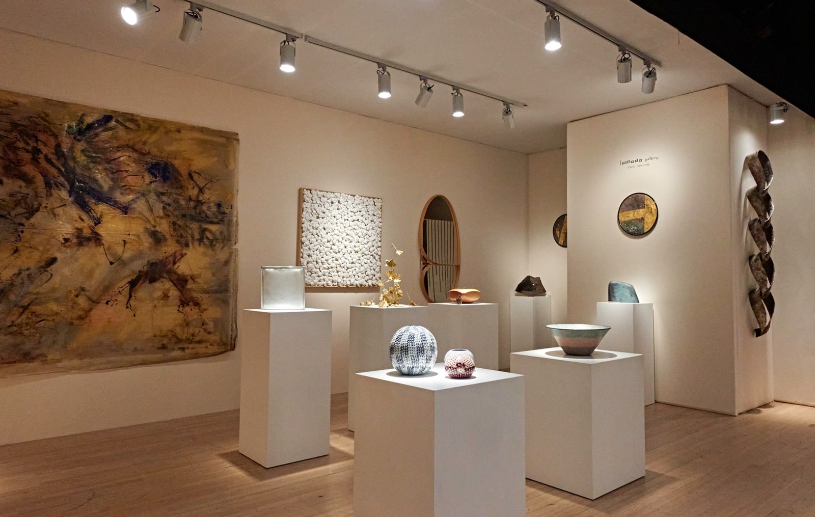 Masahiro Maeda, Bowl with Overglaze Enamels and Silver Decoration 色絵銀彩鉢, 2023