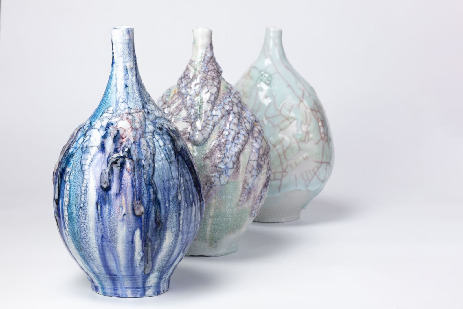 Kodai Ujiie, White Glaze Lacquer Vase - 漆貫入彩白磁中壺, 2023