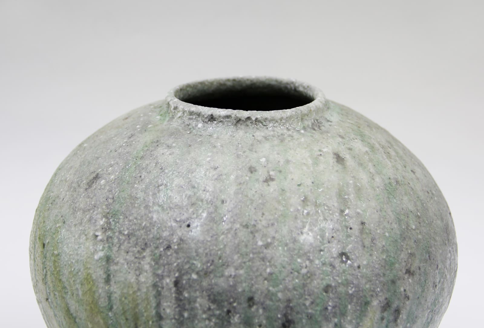 Yui Tsujimura, Natural Ash Pot