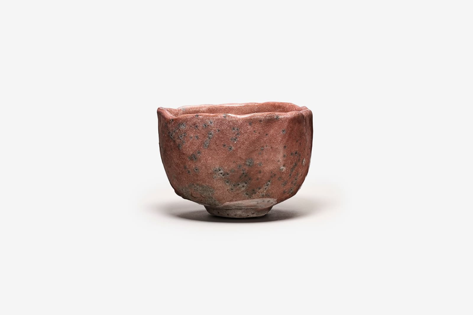 Morimitsu Hosokawa, 赤楽茶碗 - Red Raku Tea Bowl | Ippodo Gallery