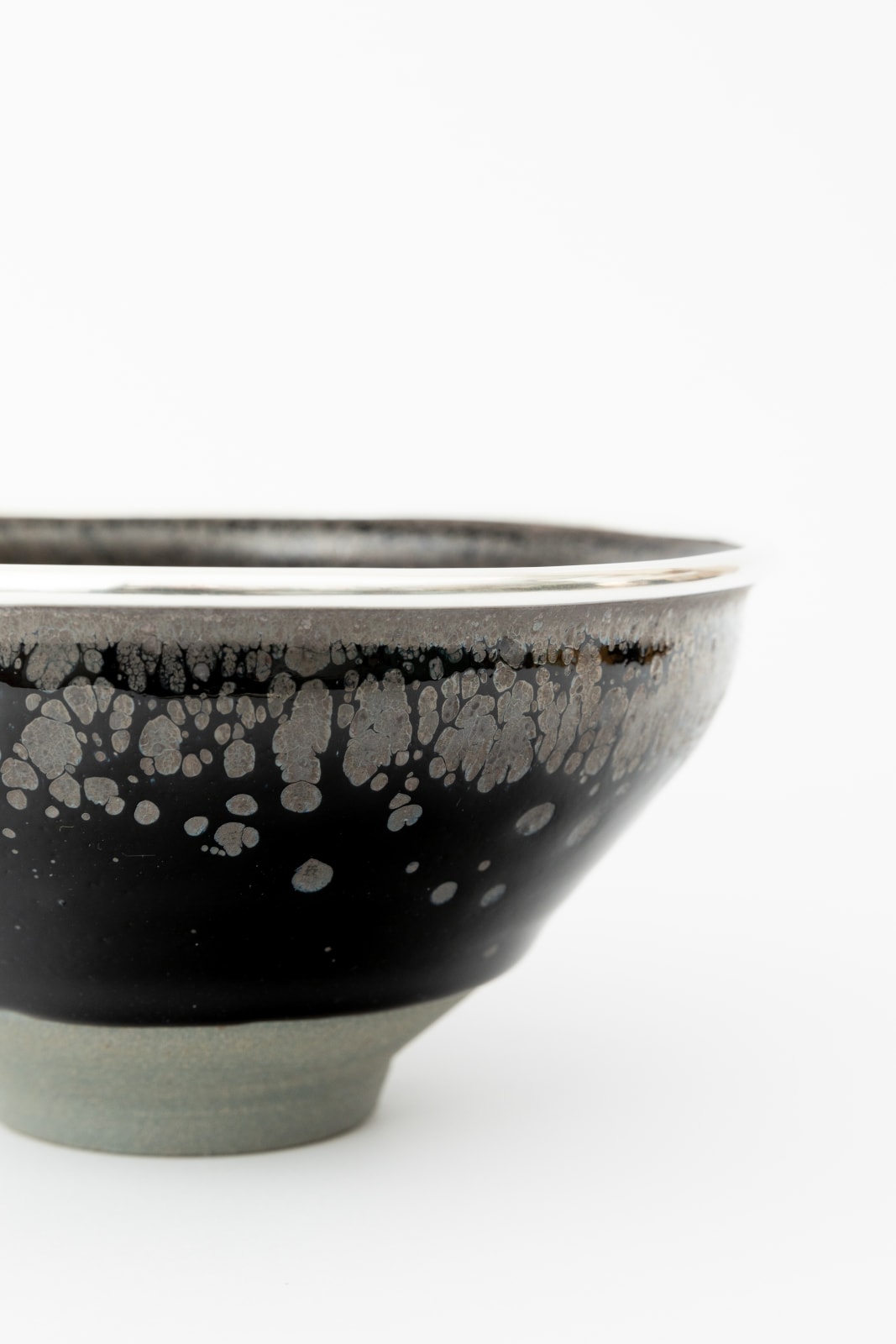 Noriyuki Furutani, Yuteki Tenmoku Tea Bowl (fired in anagama kiln) - 油滴天目茶盌 本銀覆輪仕立(穴窯焼成)