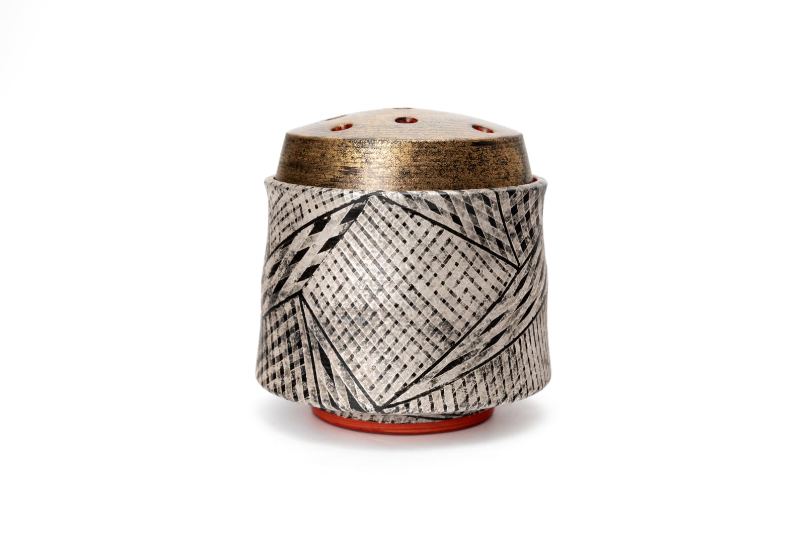 Masahiro Maeda, Incense Burner in Layered Glazes and Overglaze Gold and Silver 色絵金銀彩香炉, 2025