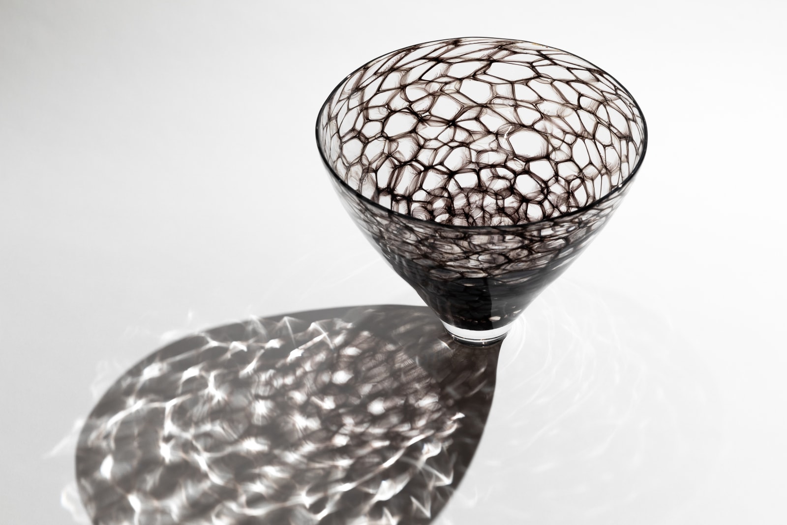 Kota Arinaga, Sumi-Black Netz 墨(鉢型), 2024