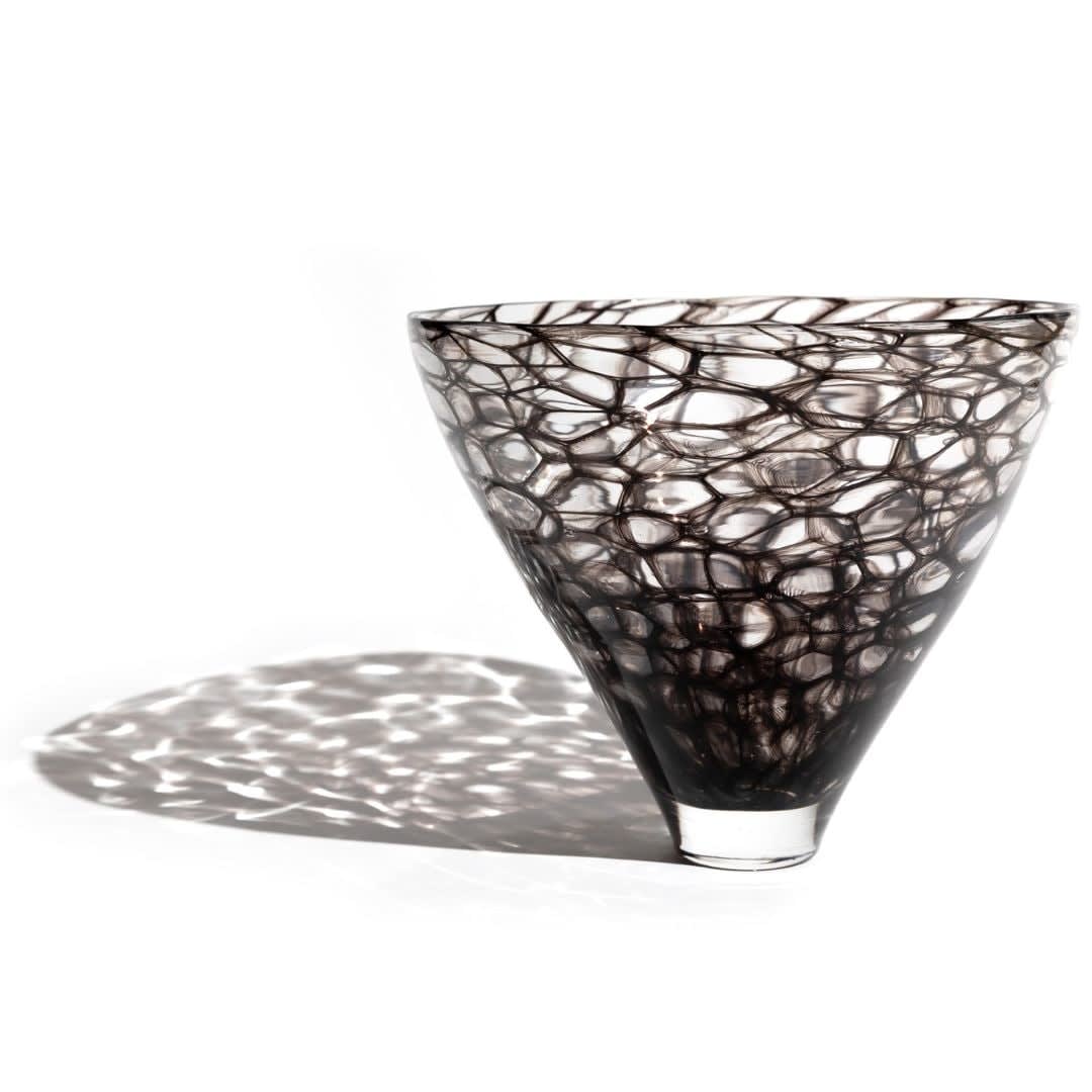 Kota Arinaga, Sumi-Black Netz 墨(鉢型), 2024