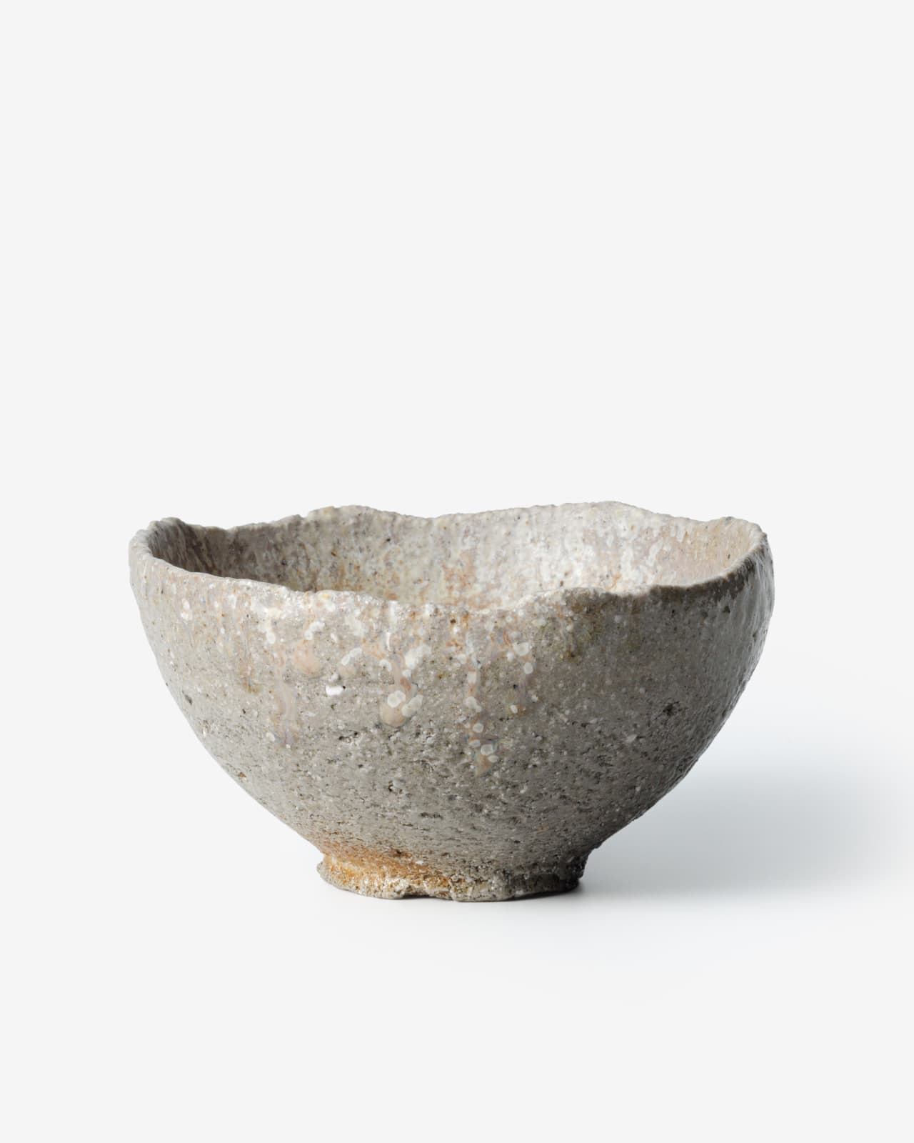 White Tea Bowl 白茶盌 | Koichiro Isezaki's Japanese ceramics | Ippodo Gallery Tokyo - New York