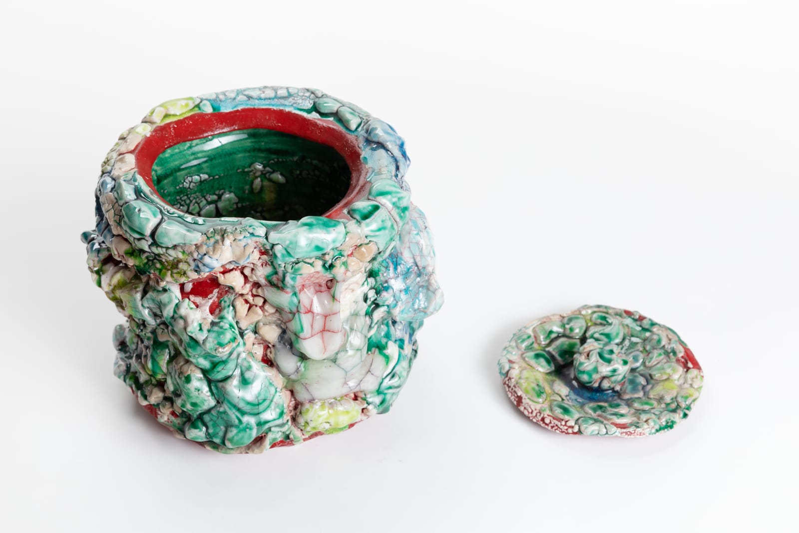 Kodai Ujiie, Oribe Lacquer White Glaze Water Jar 織部漆朱塗交白釉水指, 2024