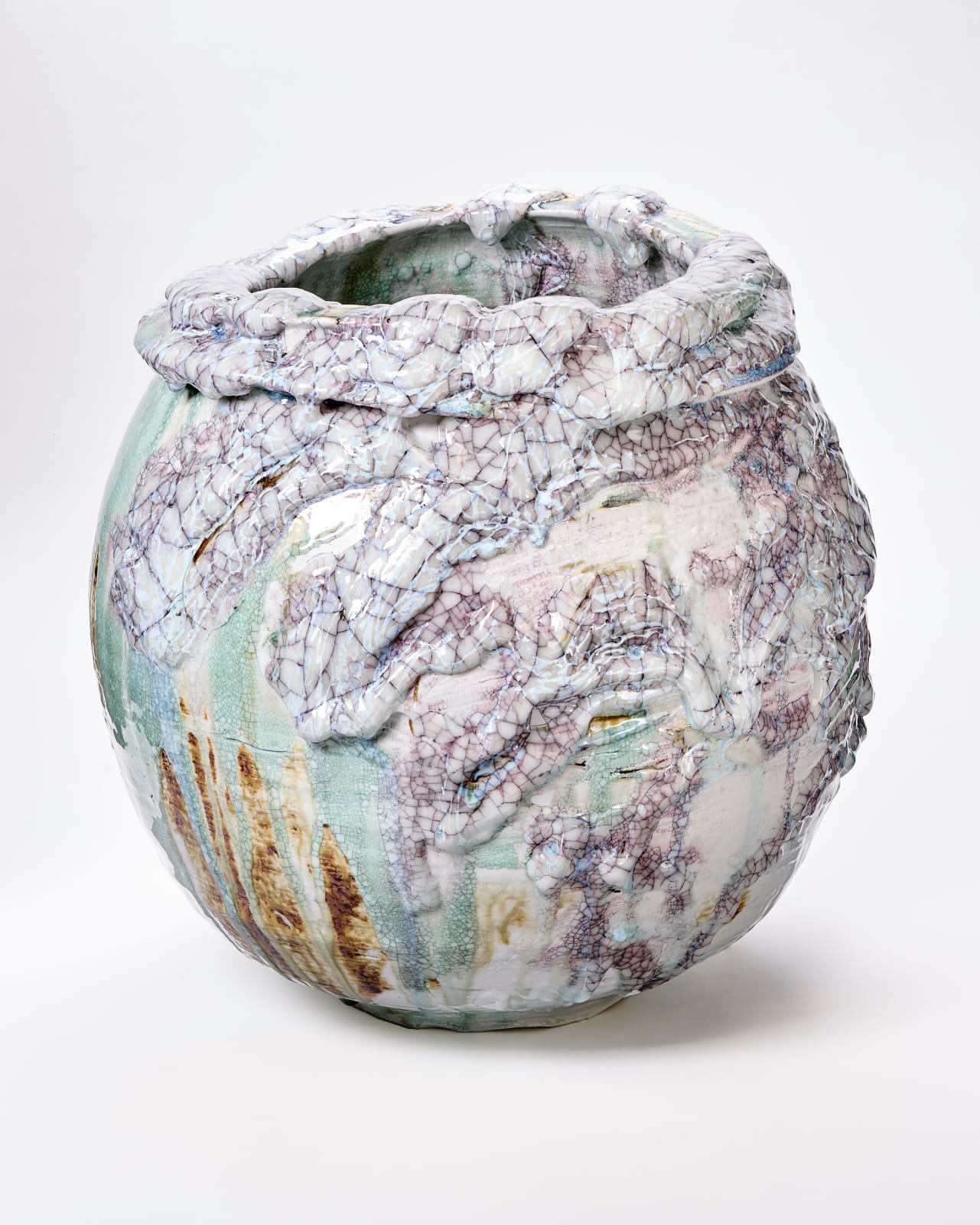 Kodai Ujiie, White Porcelain and Lacquer Large Jar - 漆貫入彩白磁大壺, 2023