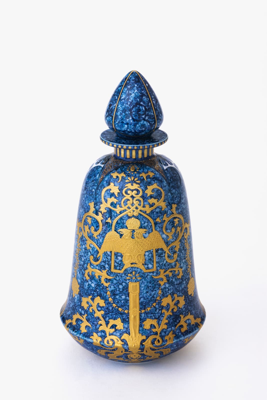 Yuki Hayama, Perfume Bottle: Imperial Gift of an Iznik Blue