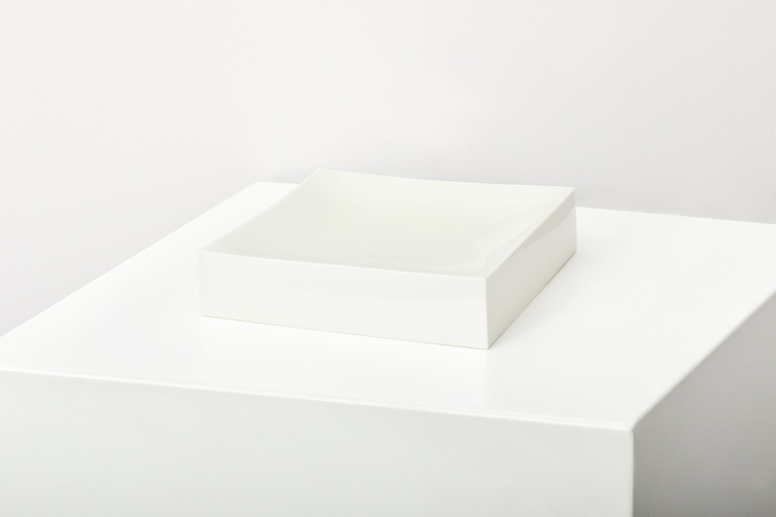 Hiromi Itabashi, White Plate II プレート, 2011