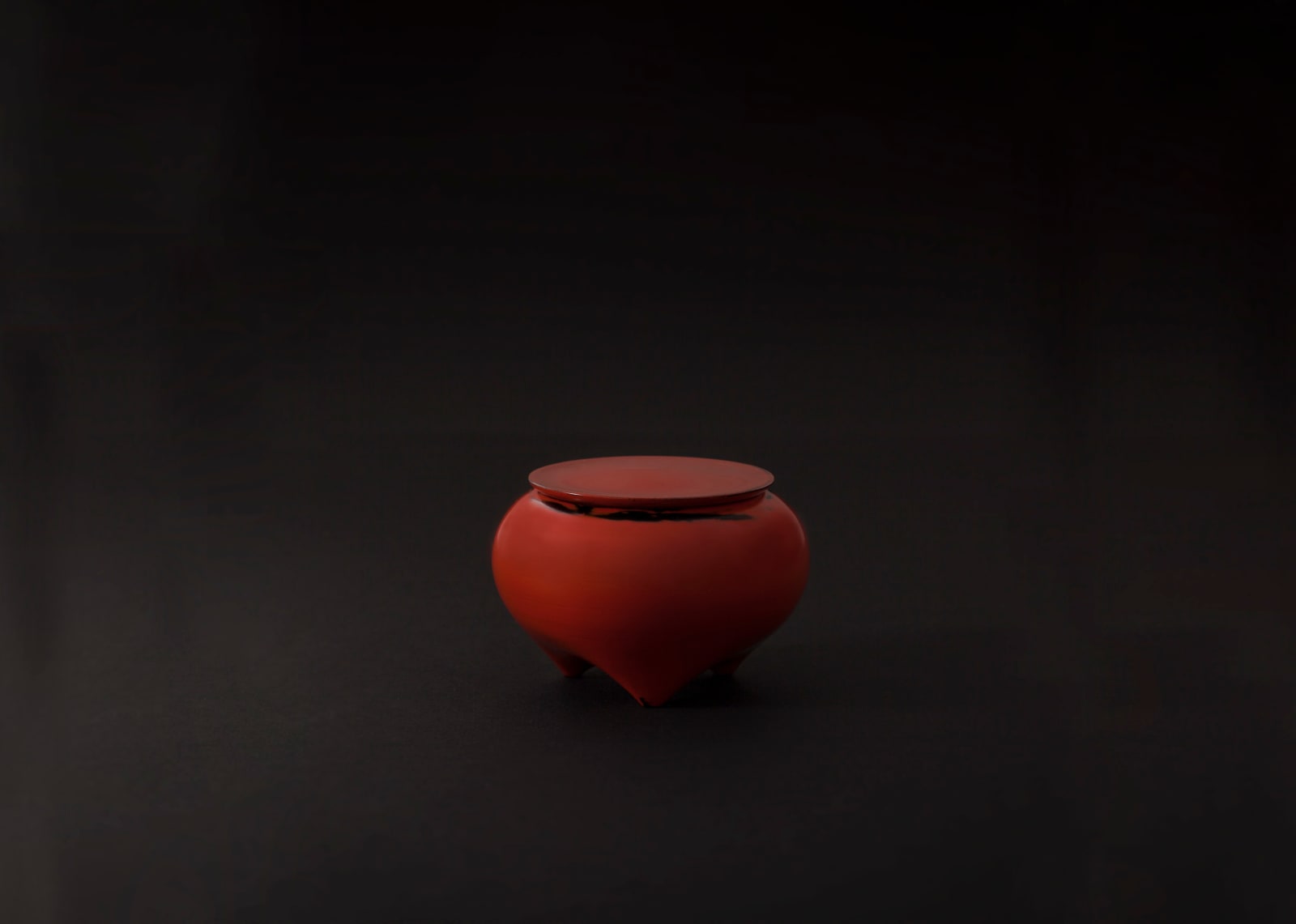 Jihei Murase, Three-Legged Negoro Tea Container with Lid, 2022