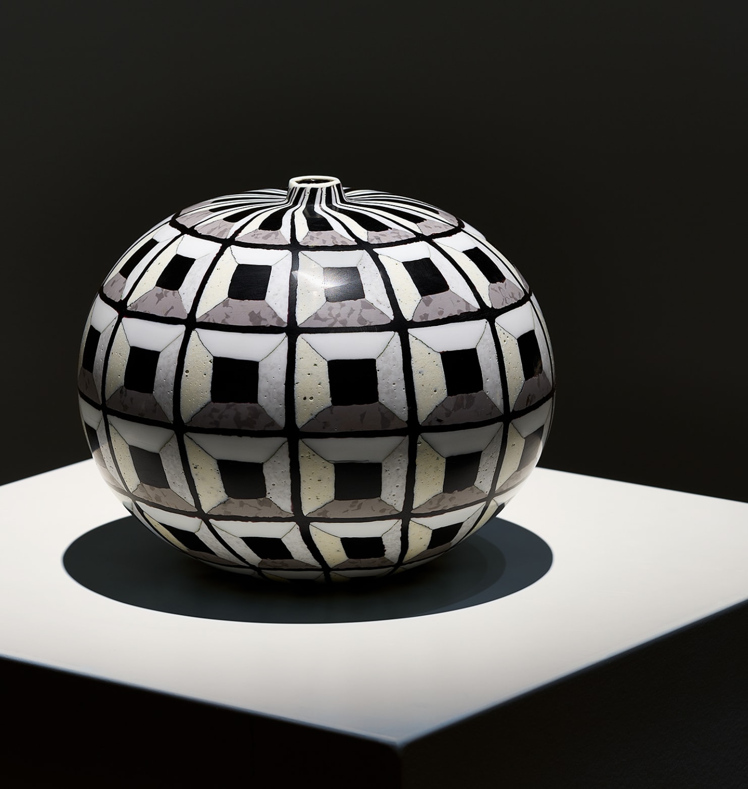 Massimo Micheluzzi Mosaico Intarsio Vase 21 Ippodo Gallery