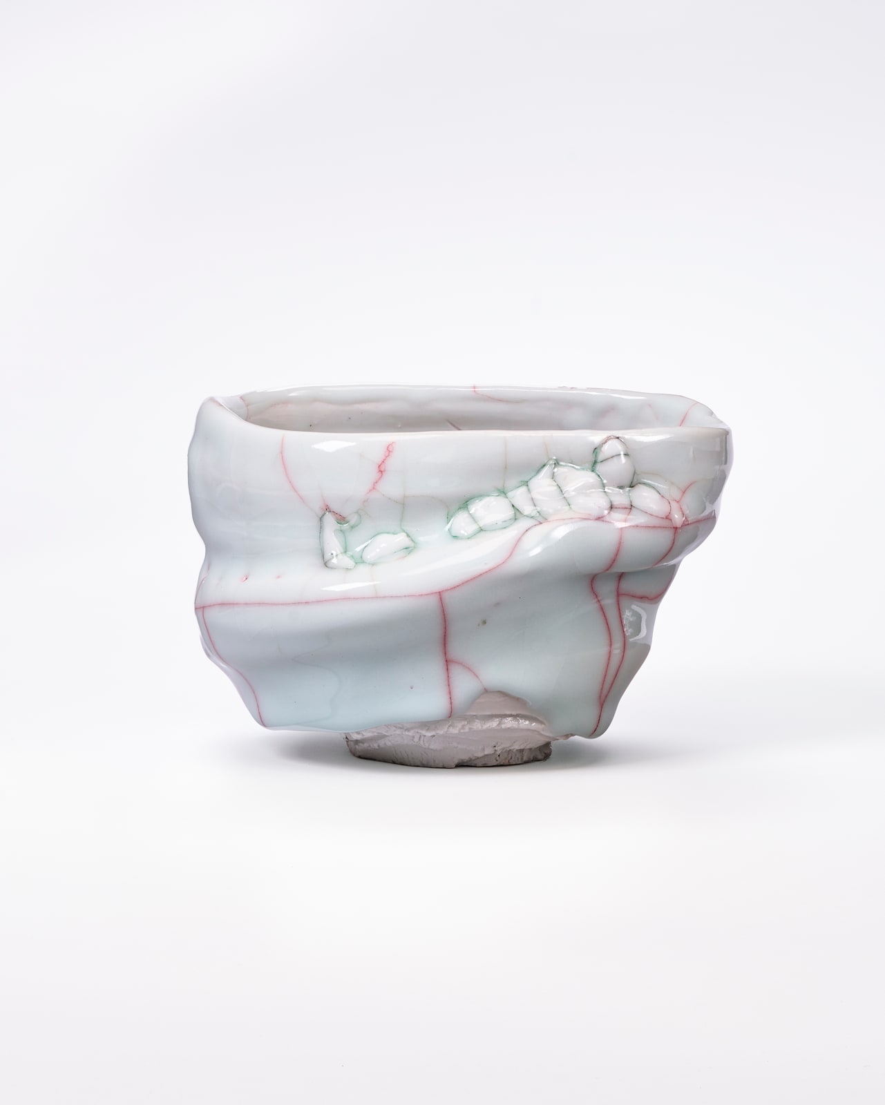 Kodai Ujiie, Celadon and Lacquer Tea Bowl - 漆貫入彩⻘白磁茶盌, 2023