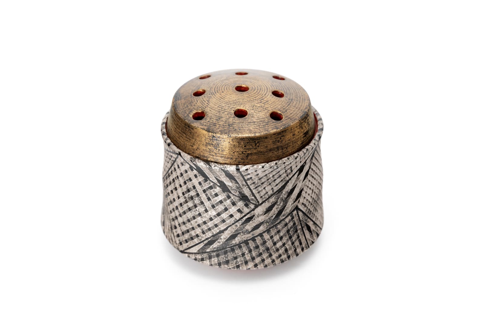 Masahiro Maeda, Incense Burner in Layered Glazes and Overglaze Gold and Silver 色絵金銀彩香炉, 2025