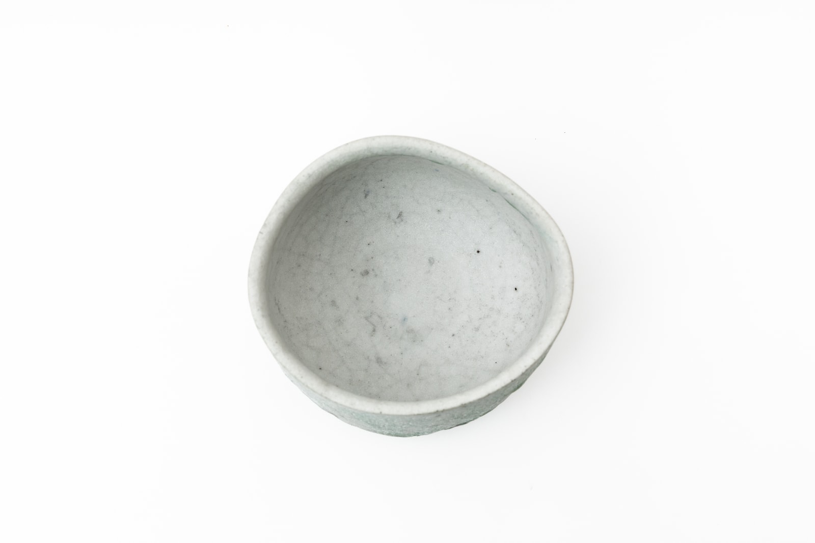【茶碗】辻村唯　白志野筒茶盌 Tsujimura Yui 辻村唯, White Shino Teabowl with Ash Glaze 白
