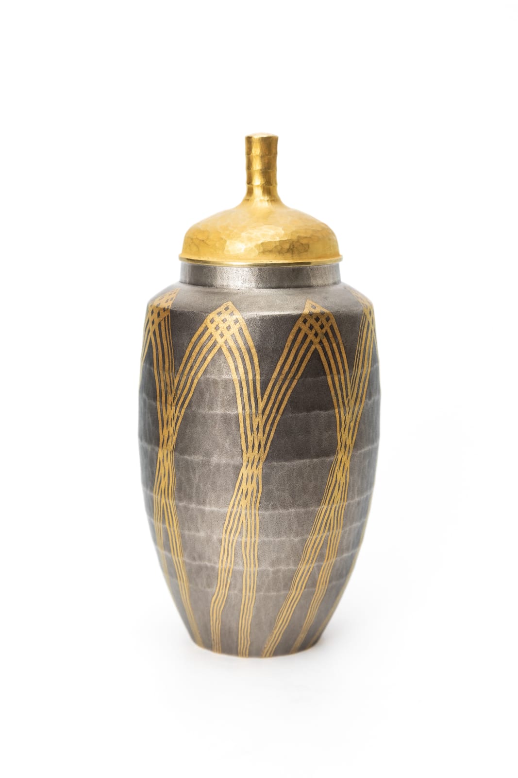 Hirotomi Maeda, Lidded Gold and Silver Vessel 金と銀の器, 2022