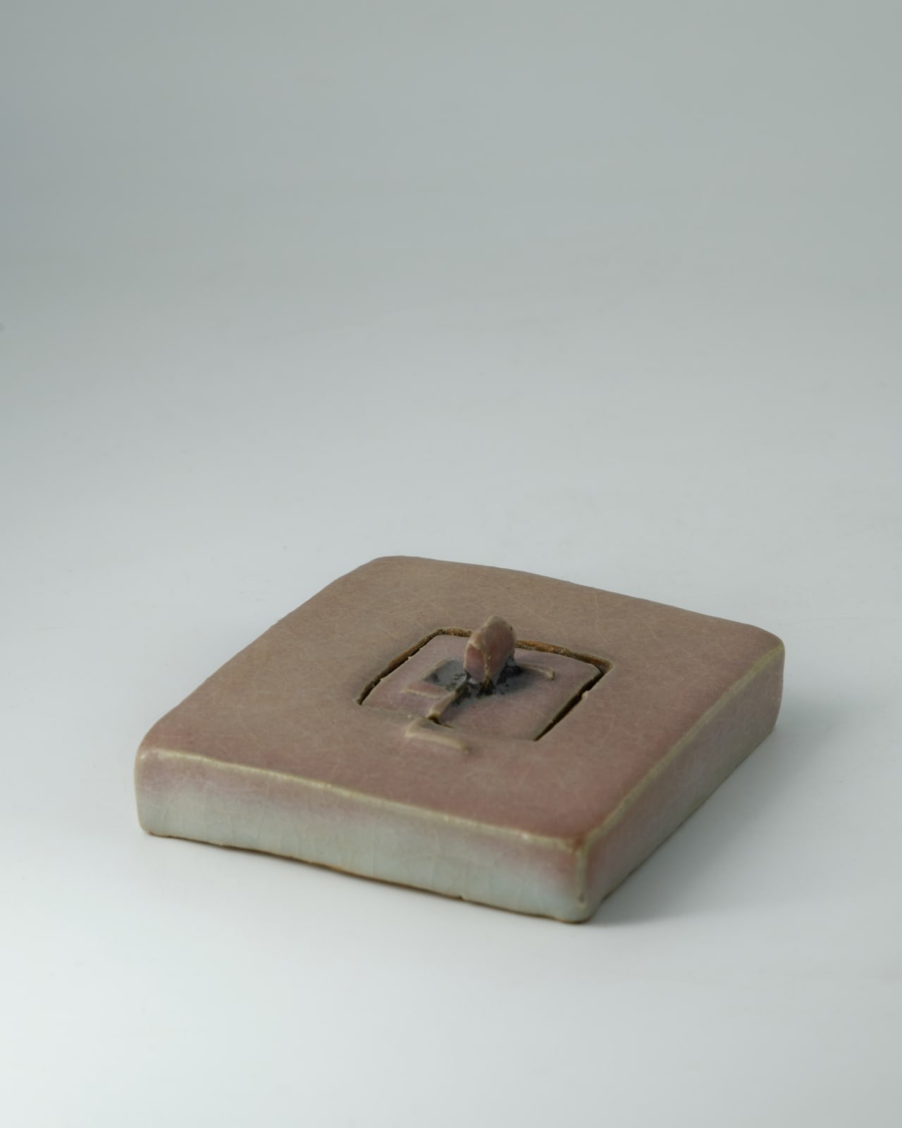 Shin Fujihira, Cinnabar Incense Container 辰砂香合（平四角）, 2004