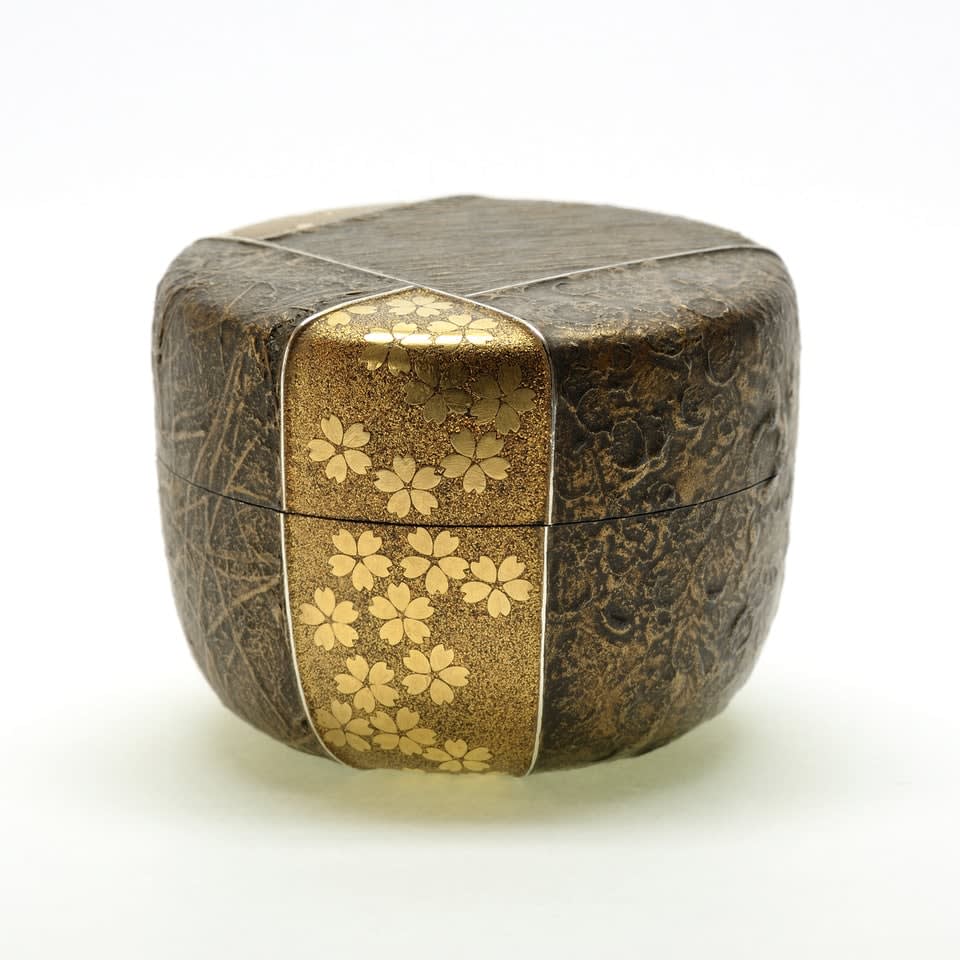 Shinya Yamamura, Sayanuri Gold Maki-e Tea Caddy: Snow, Moon, Flower, 2015